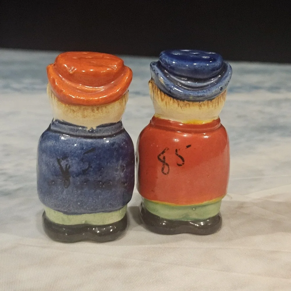 Vintage Made in Japan Figural Salt & Pepper Shakers Old Men Couple Ceramic Set‎